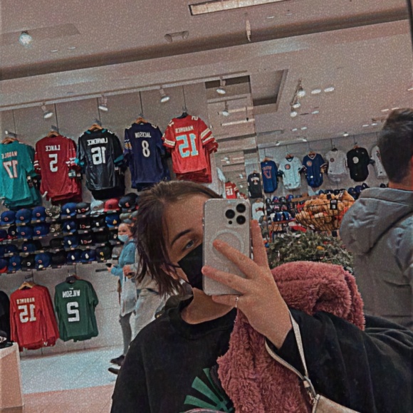 Meet your Posher, Patricia - Picture 3 of 4